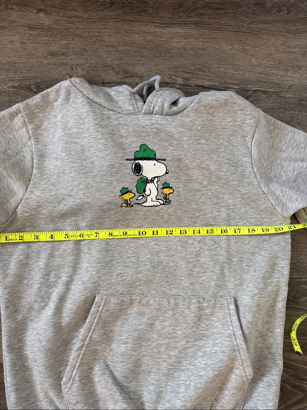 Peanuts adult M Gray Hooded Sweatshirt with Green Snoopy & Woodstock graphic - Picture 7 of 8